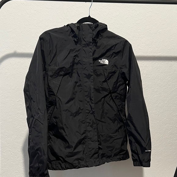 The North Face women’s Raincoat - Picture 1 of 4